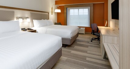 Holiday Inn Express & Suites Sturbridge Room Type - 2 Queen Standard