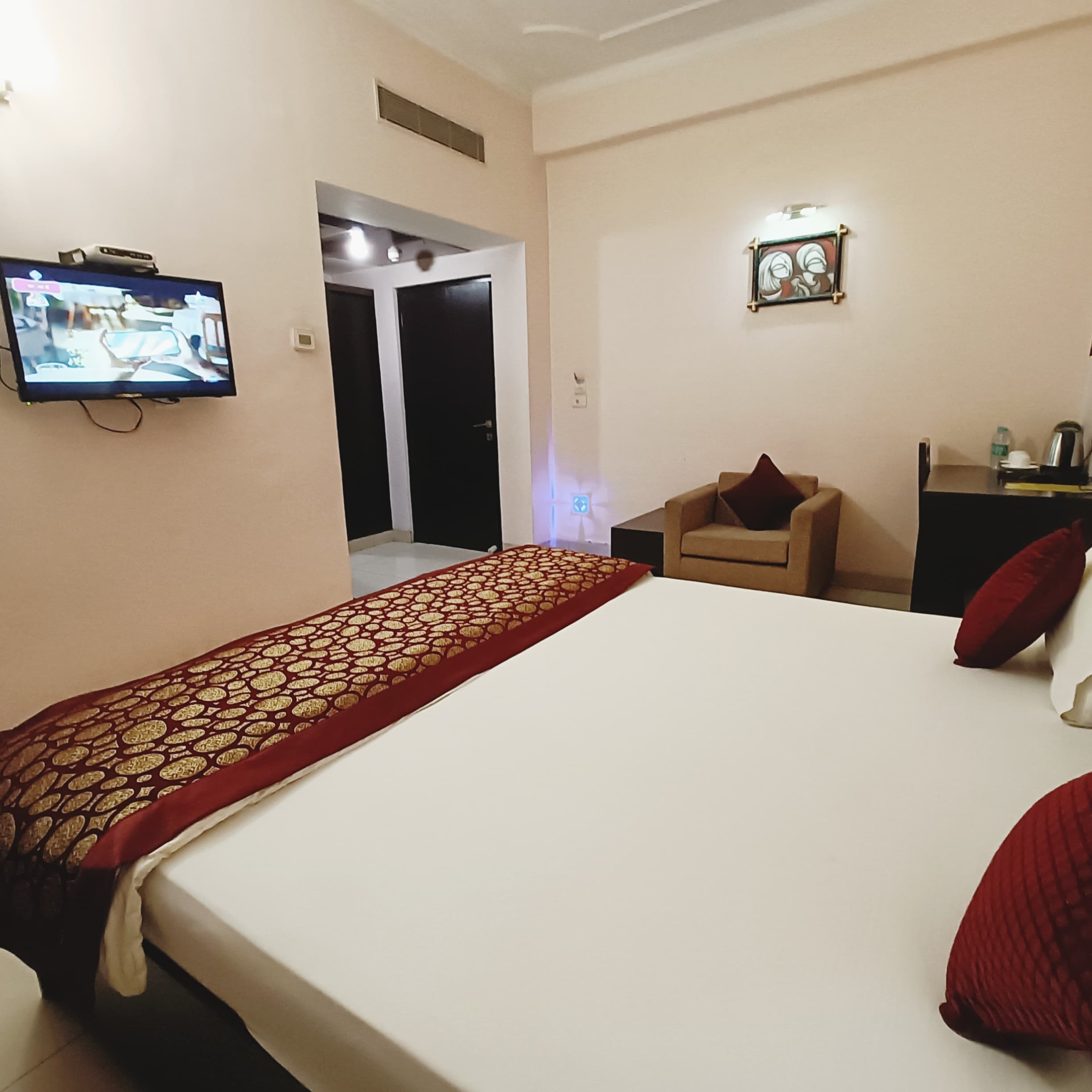 Hotel Shubham Majesty - Tap to explore photos