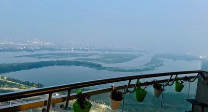 37th Floor Luxury Evening  Stay At Supernova Noida Room Type - 37th Floor Luxury Evening  Stay At Supernova Noida