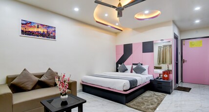 Hotel Rajmahal Room Type - 2 BEDSUPER DELUXE POOL VIEW
