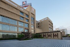 FIVE PETALS HOTEL & BANQUETS