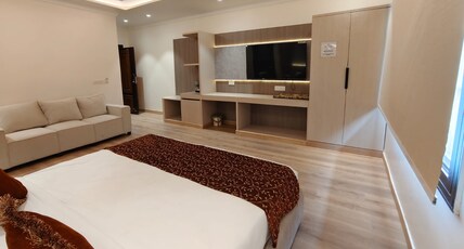 Drive In 24 Hotel and Resto Room Type - ROYAL VIP