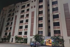 Collection O Reeva Regency