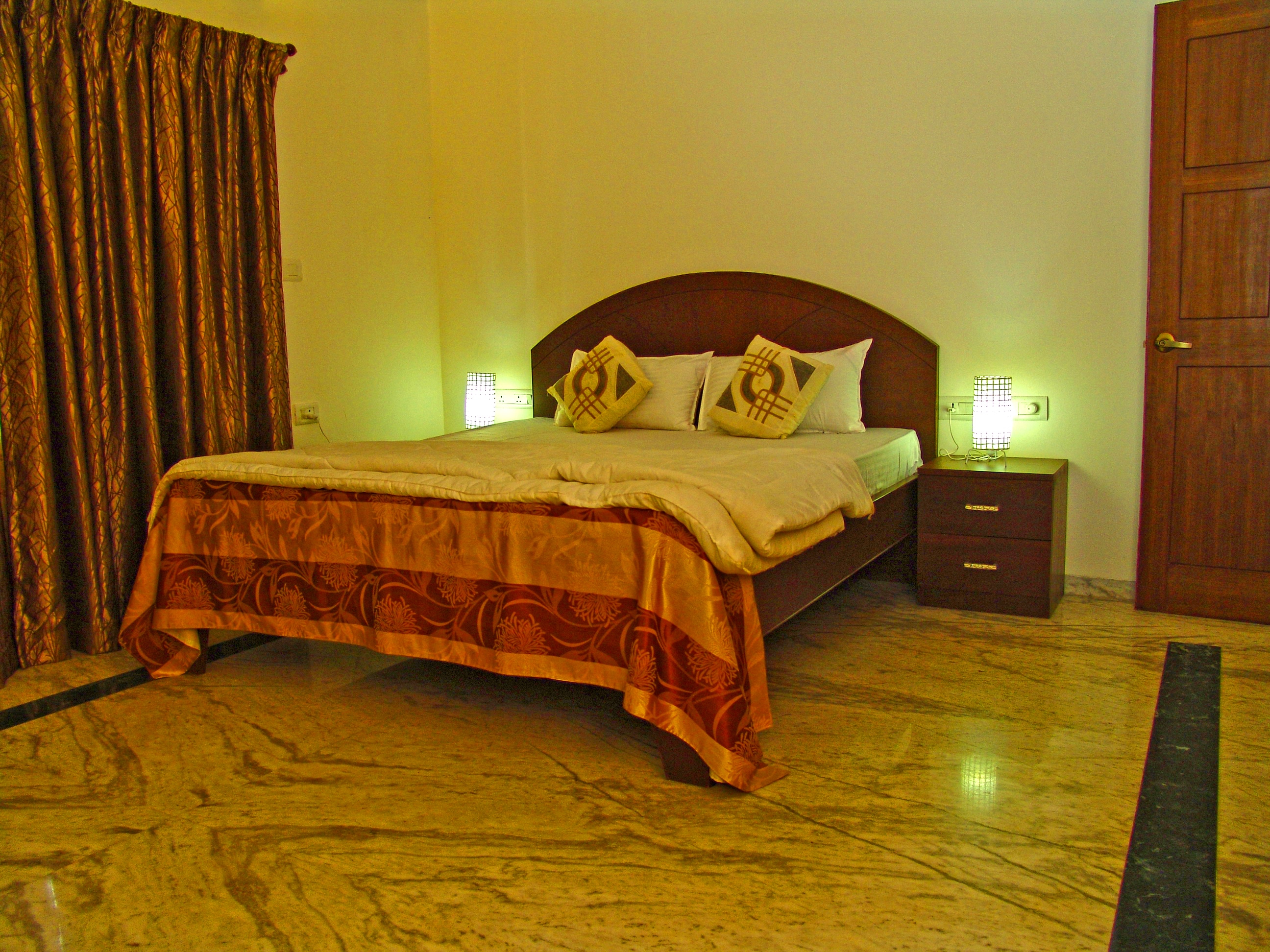 Travellers Inn - Tap to explore photos