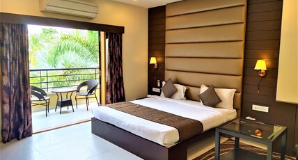 Carnival Resort Room Type - Executive Deluxe - Balcony with Lawn View