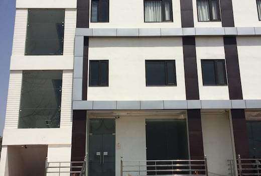 Hotel M L Palace
