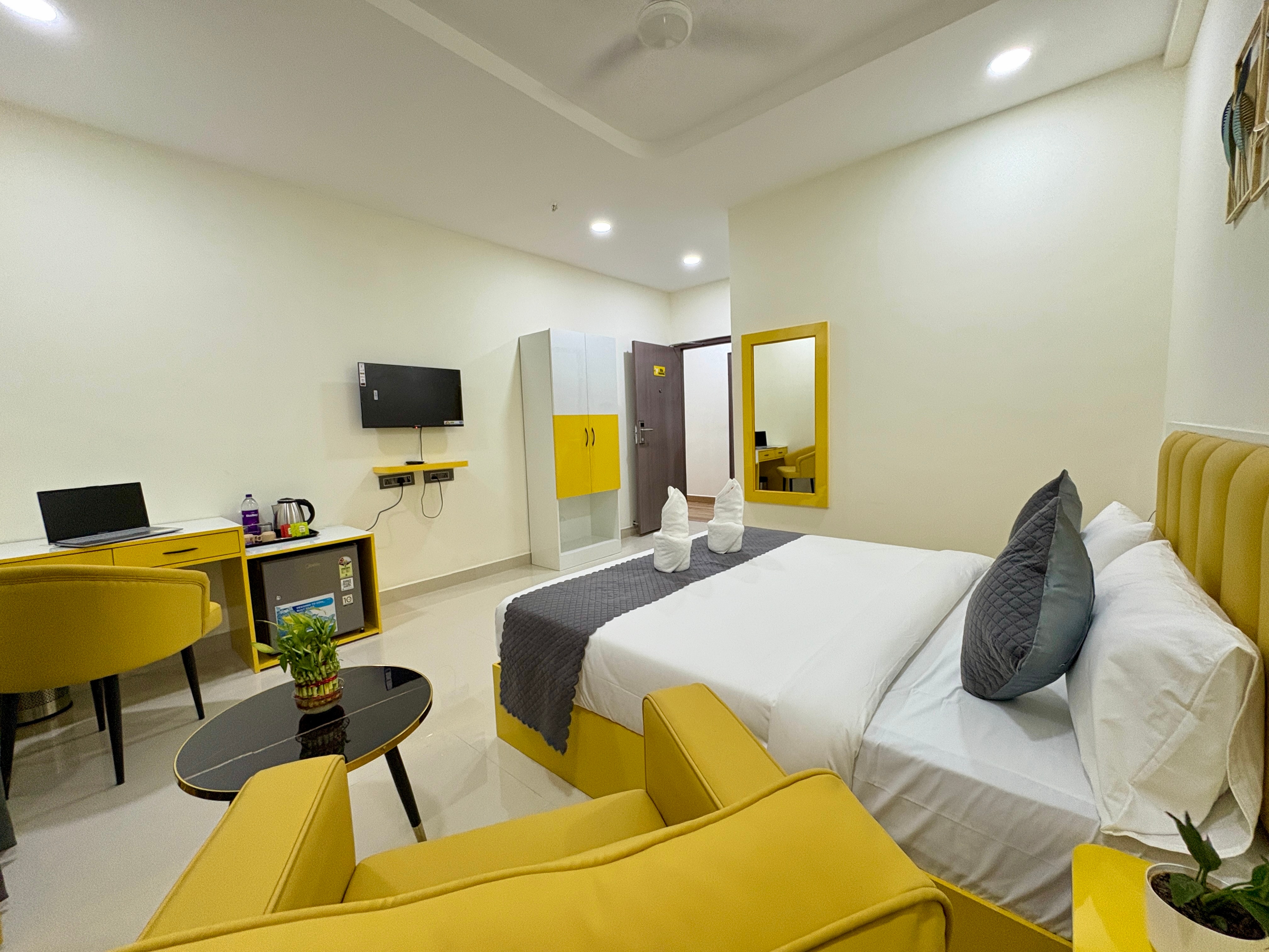 Yellow Sapphire Hotel DLF Cyber City - Tap to explore photos
