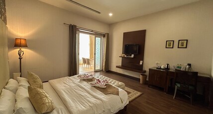 Hotel Mount View (Centrally Air Conditioned) Room Type - Luxury Suite (Centrally Heated)