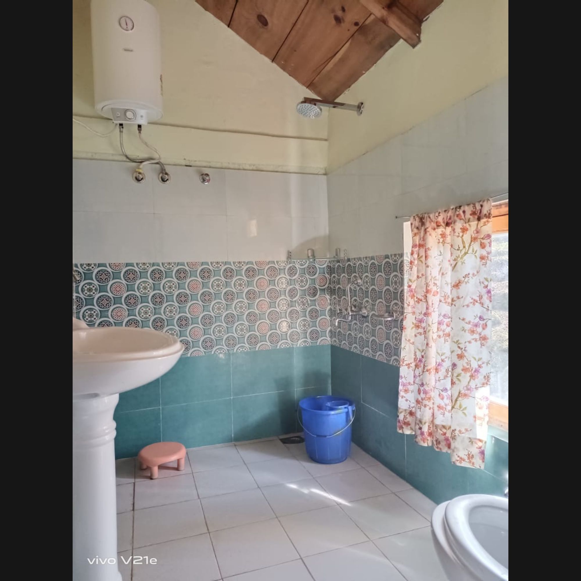 Dayara Bugyal Sarai Homestay at Dayara Bugyal Trek Point - Tap to explore photos