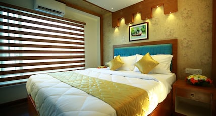 Hills & Cruise Houseboats Room Type - Super Deluxe Room in sharing Houseboat - Ac timings from 9 Pm to 6 Am Hills & Cruise Houseboats Room Type - Super Deluxe Room in sharing Houseboat - Ac timings from 9 Pm to 6 Am