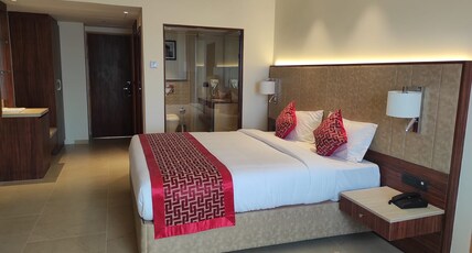 VIVIDUS SLEEK AARYA MANSION Room Type - Elegance Room