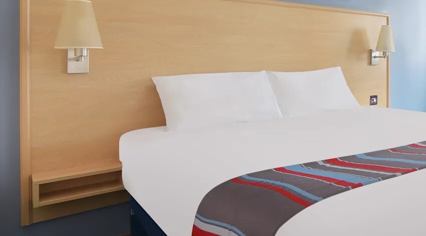 Travelodge Perth A9 - Tap to explore photos