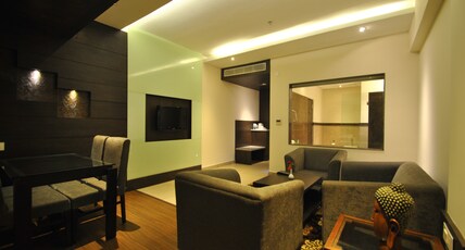 Rivatas By Ideal Room Type - Deluxe Suite (with Jacuzzi) 