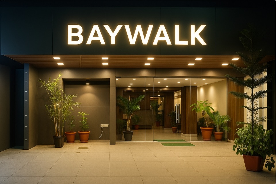 Hotel Baywalk - Tap to explore photos
