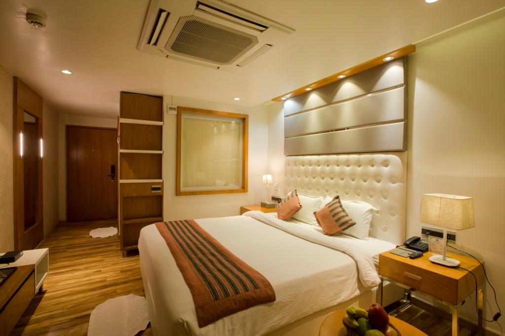 Hotel Shubh Inn - Tap to explore photos