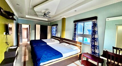 Bobby Premium Residency 350M From Shree Jagannath Temple Room Type - Queen Quadruple Room