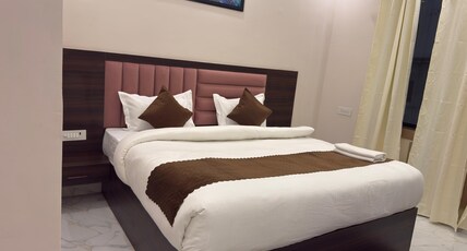 Panchmukhi Restaurant Inn Room Type - Super Deluxe Room 