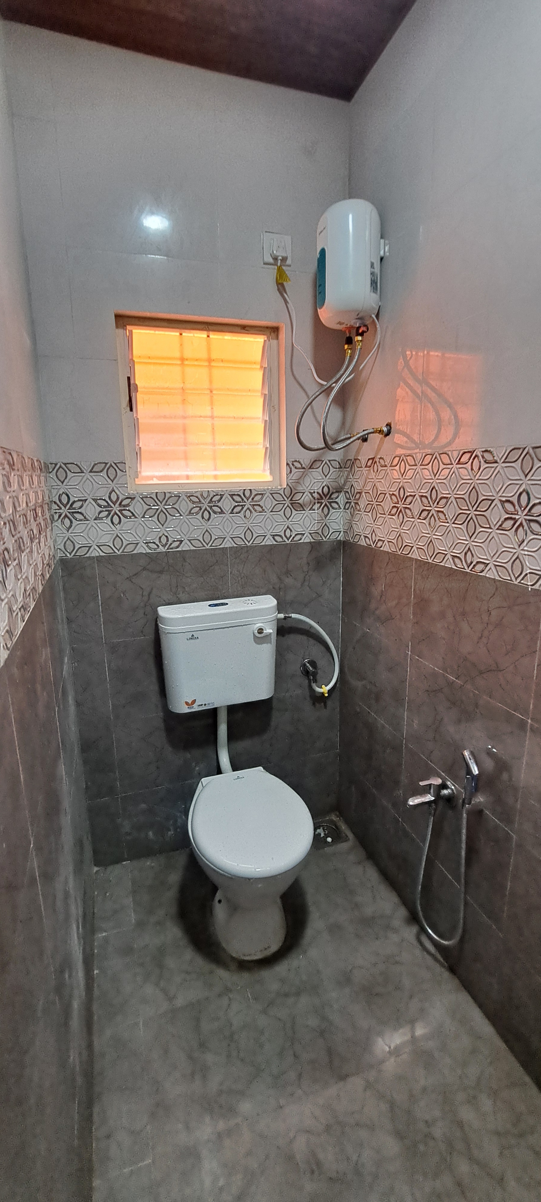 Moon Light Lodging - Tap to explore photos