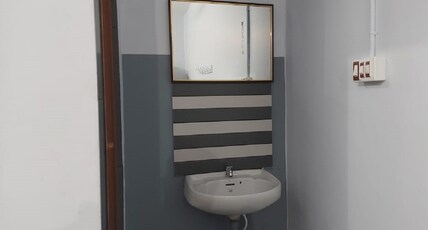 Queen Merry Tourist Home Room Type - Standard AC Room Queen Merry Tourist Home Room Type - Standard AC Room