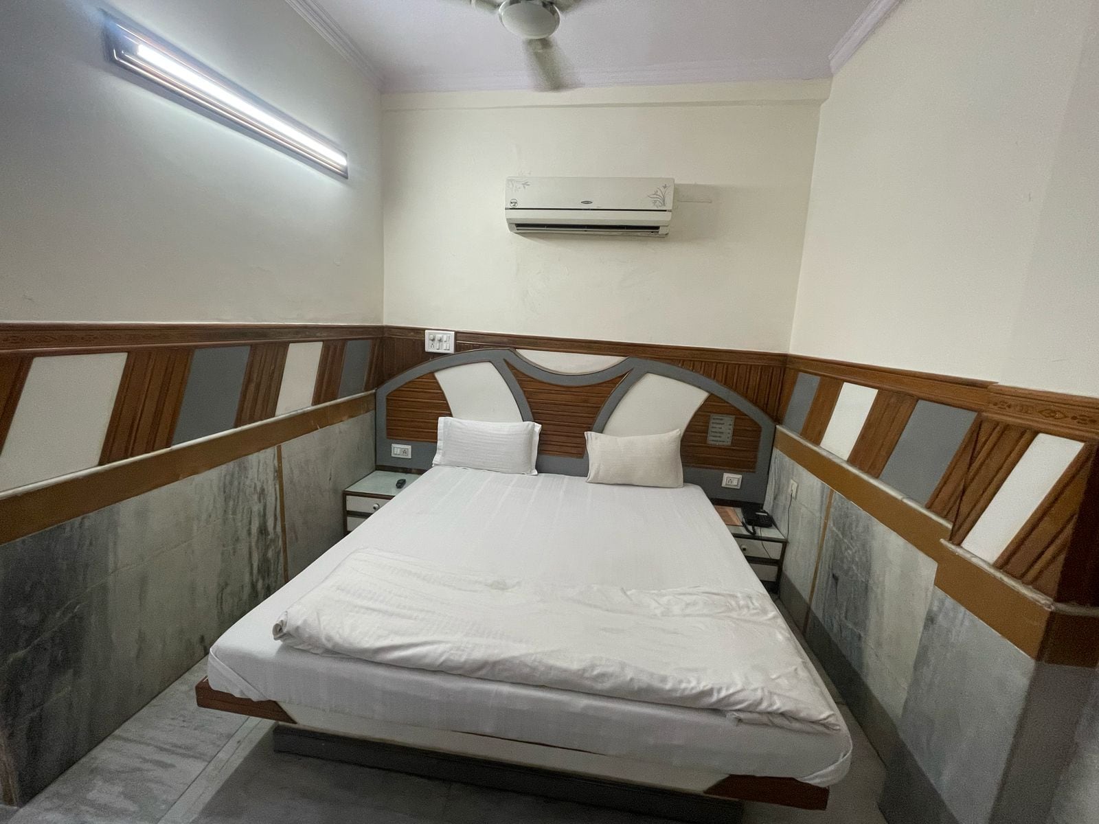 Ajay Guest House - Tap to explore photos