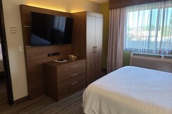 Holiday Inn Express Hotel & Suites Woodland Hills