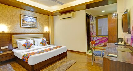 FabHotel Galaxy - Nr. Patel Nagar Metro Room Type - Suite Room