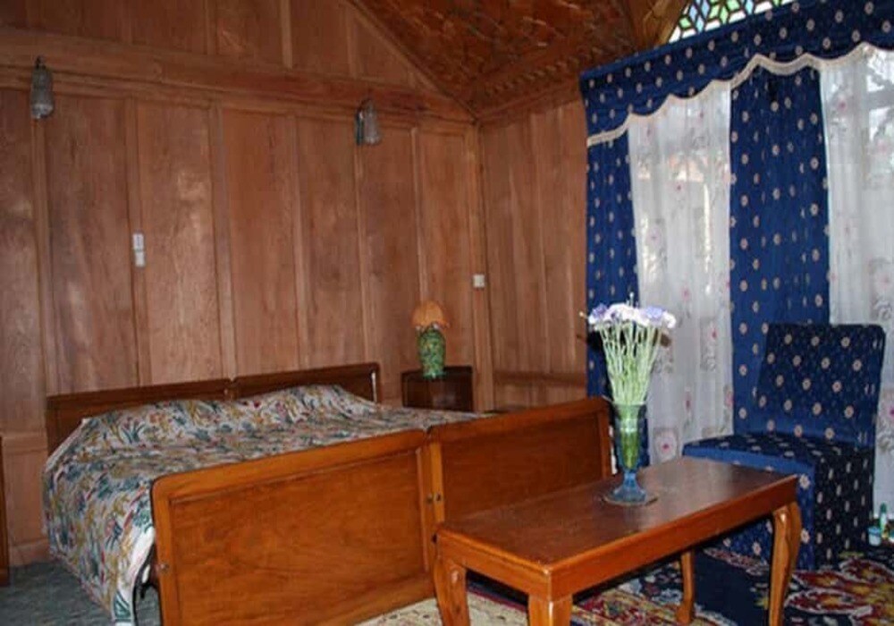 LUCKY DAWN - Tap to explore photos