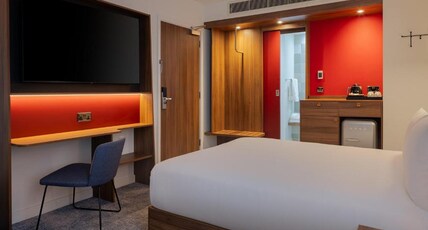 Hampton by Hilton London Waterloo Room Type - PREMIUM QUEEN ROOM