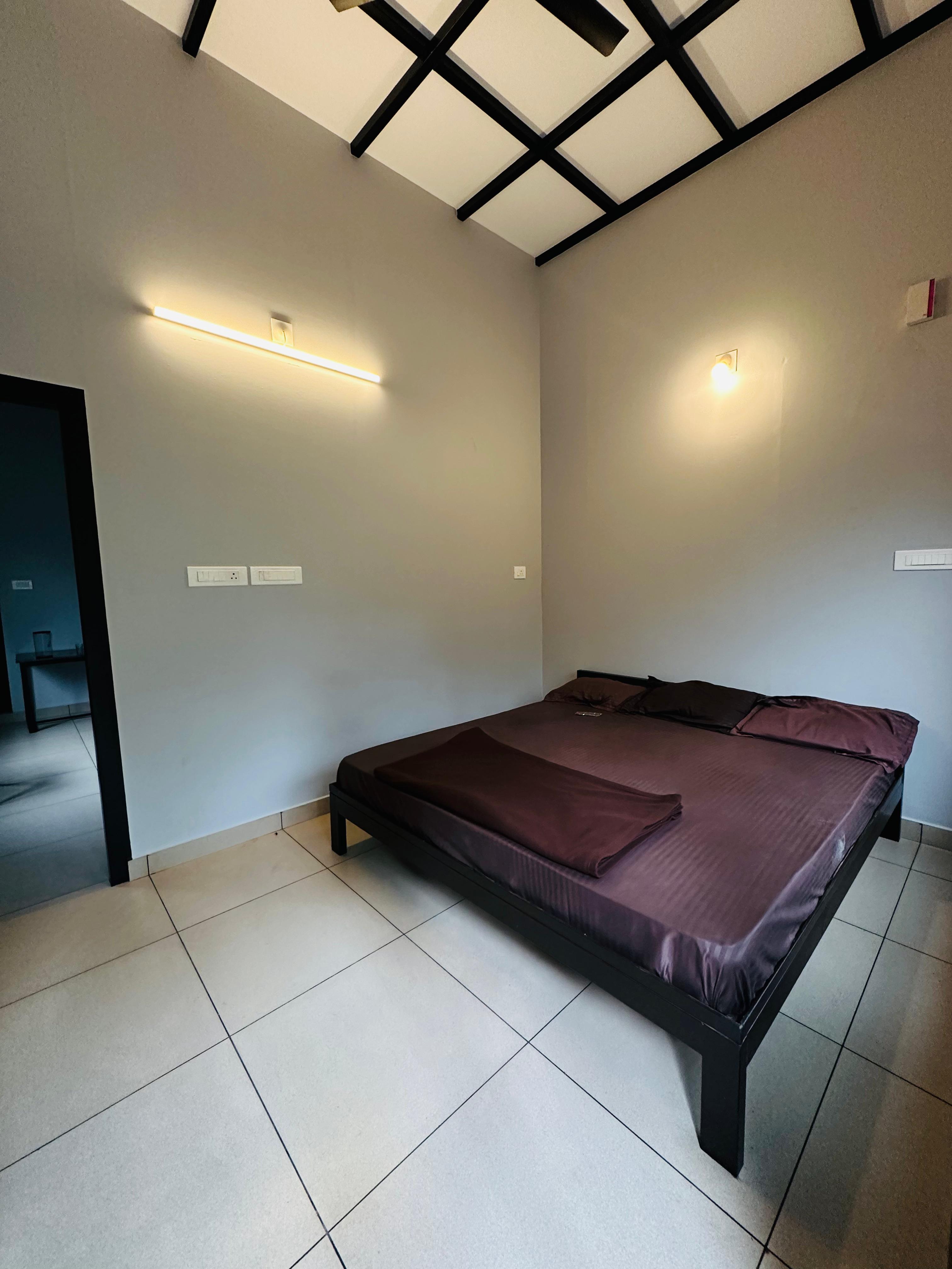 Meghamalhar Den - Budget Friendly 10P Cottage - Tap to explore photos