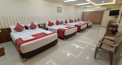 Sri Aswin Grand Room Type - Four Bedded Family Room - AC Sri Aswin Grand Room Type - Four Bedded Family Room - AC