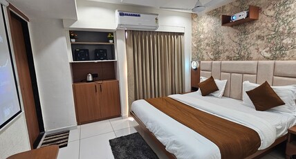 HOTEL A-ONE Room Type - Luxury Jacuzzi Room With Projector