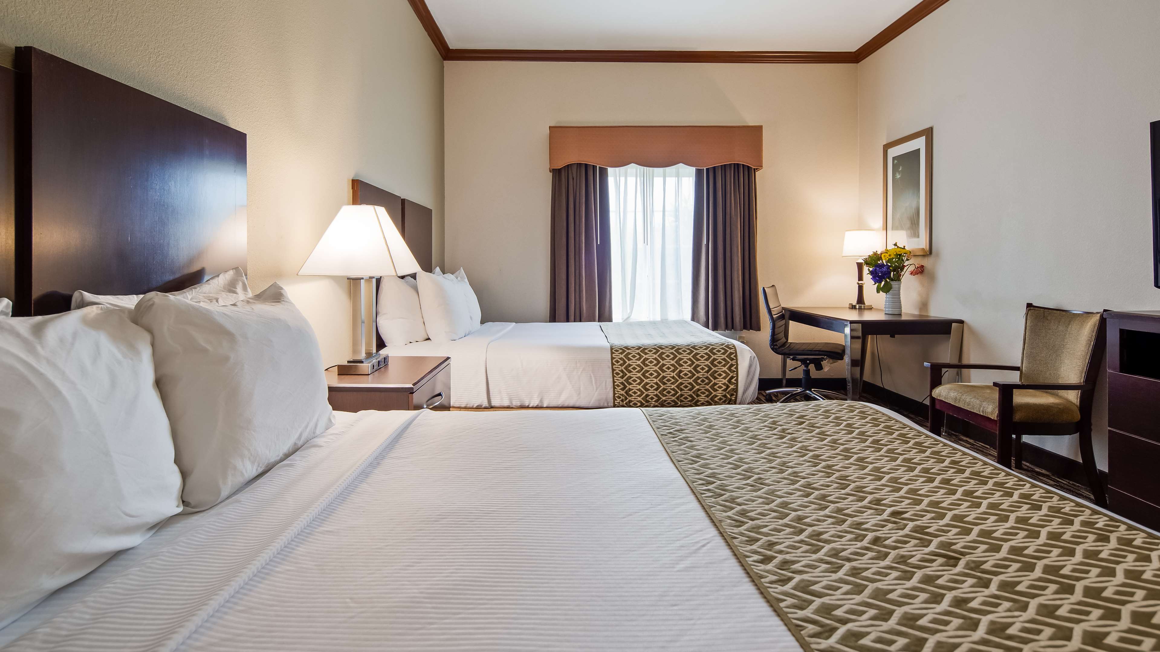 Best Western Refugio Inn - Tap to explore photos