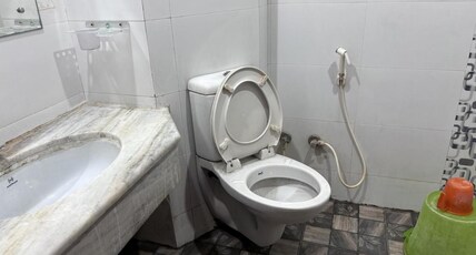 Hotel Raj Empire Room Type - CLASSIC 3 BED NON AC