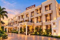 Hotel Paras