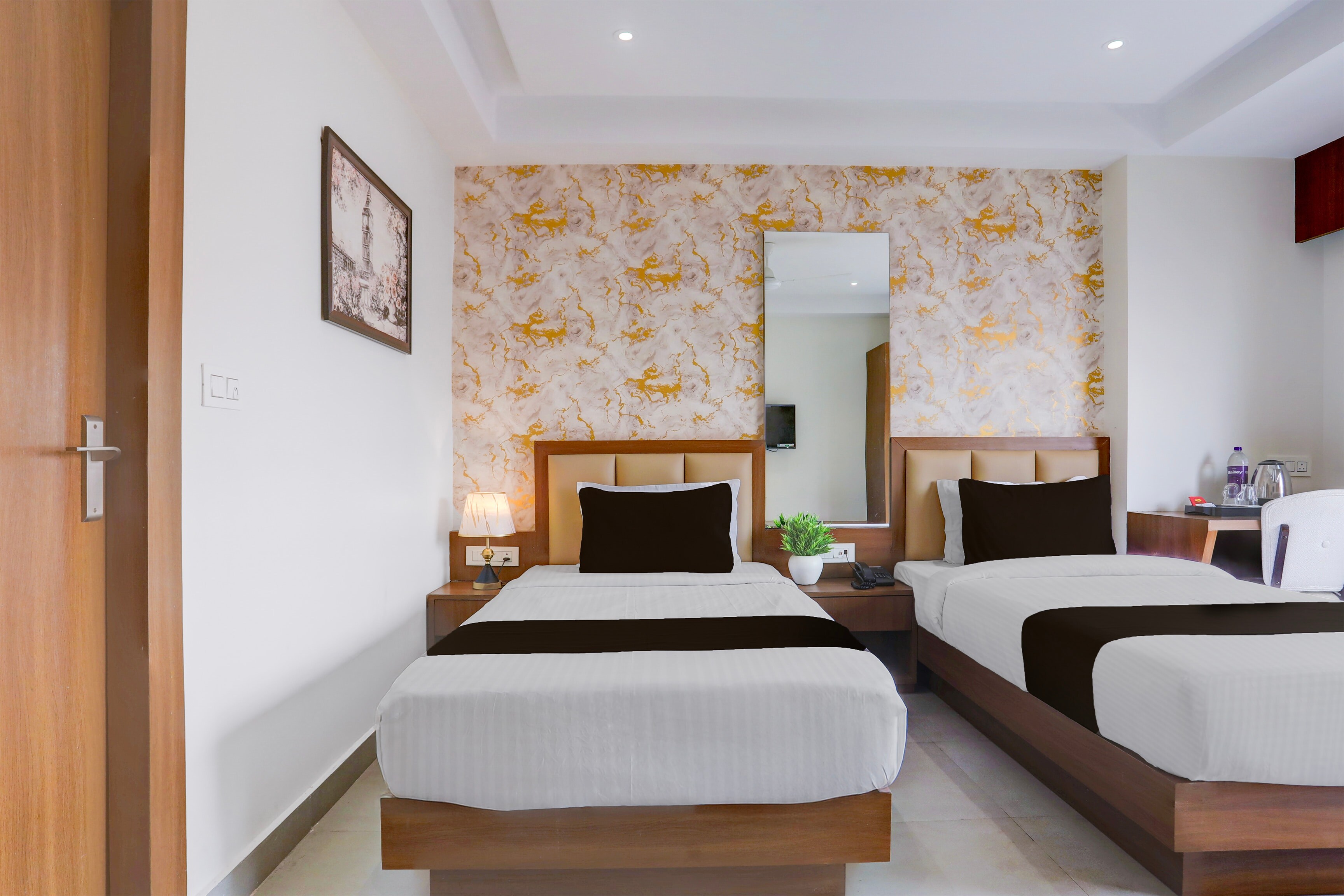Super Townhouse Oak Sevoke Road Siliguri - Tap to explore photos