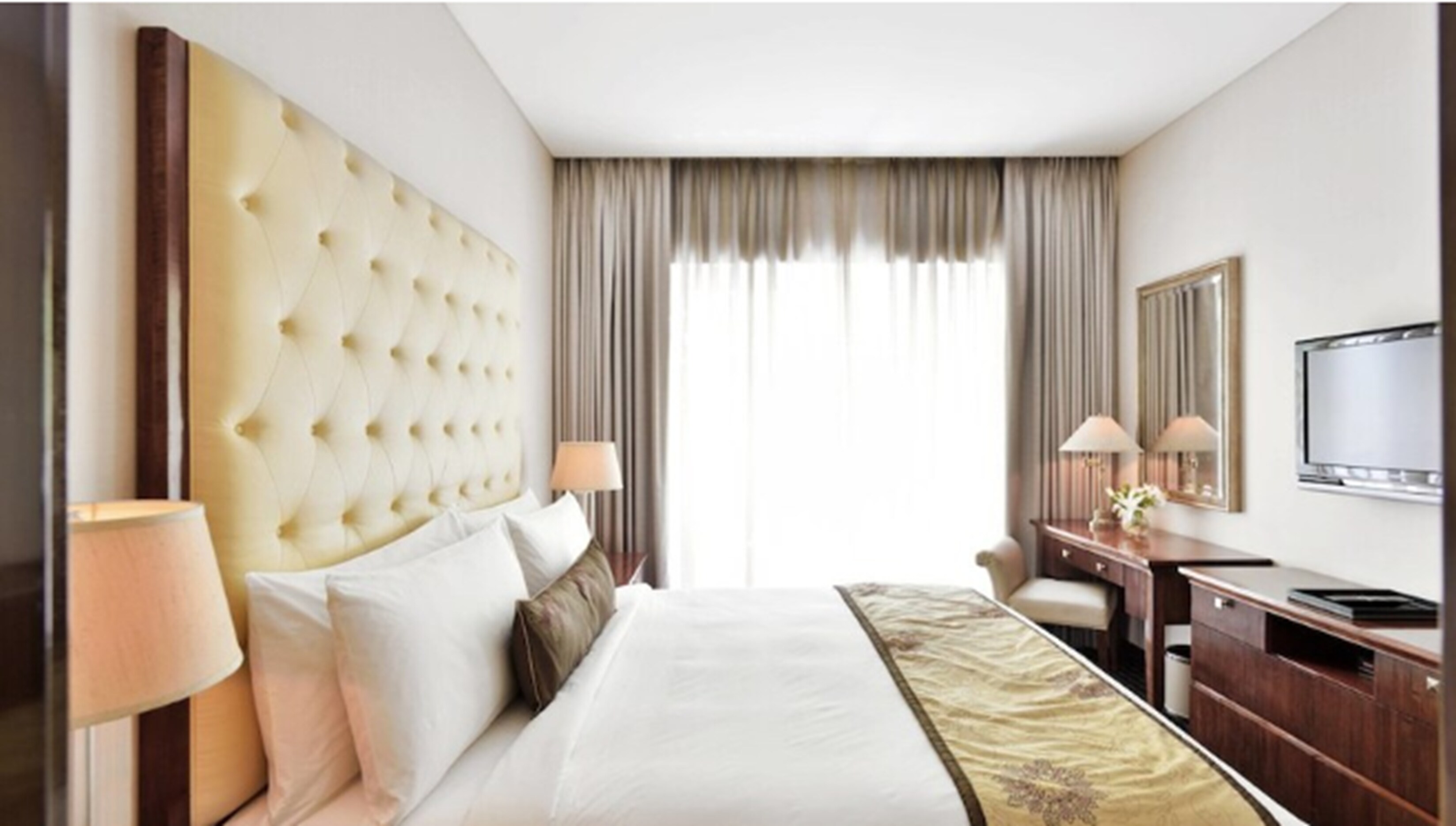 Marriott Suites Pune- ZS Associates - Tap to explore photos
