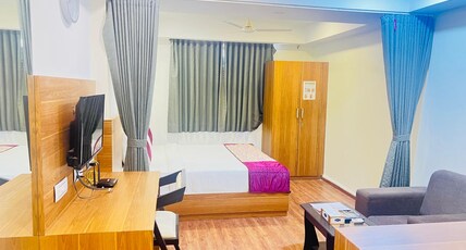Hotel Osaka Ahemdabad Room Type - Deluxe Room with View