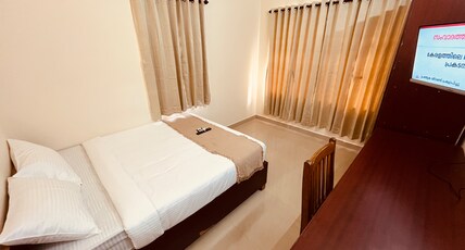 Luxura Heaven Room Type - Classic Ac Room 