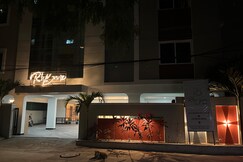 Rhyme Hotel - Hitech City