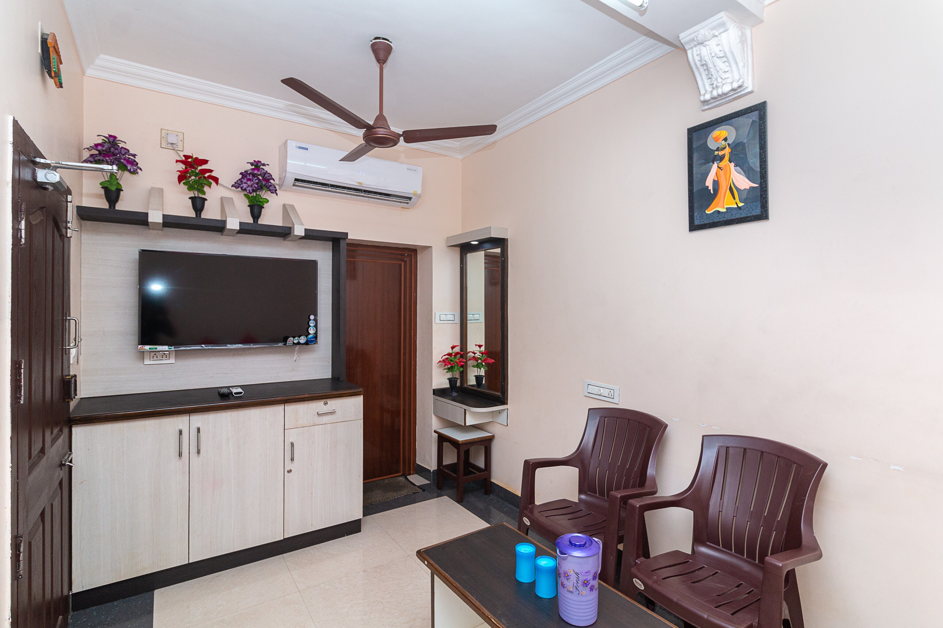 Vinayaga Residency | Rooms & Wi-Fi - Tap to explore photos