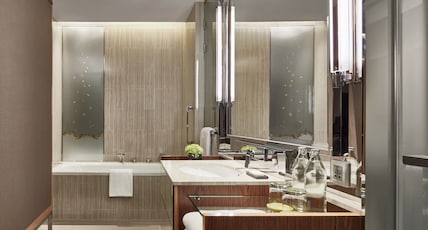 Hyatt Regency Bangkok Sukhumvit Room Type - King Room - Club Access Hyatt Regency Bangkok Sukhumvit Room Type - King Room - Club Access