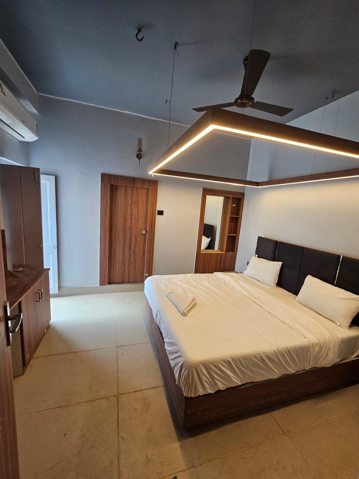 Hotel Golden Heritage - Tap to explore photos