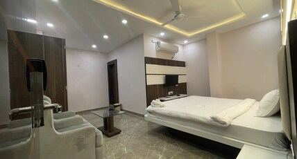 Hotel LMT CONTINENTAL Room Type - Deluxe Room