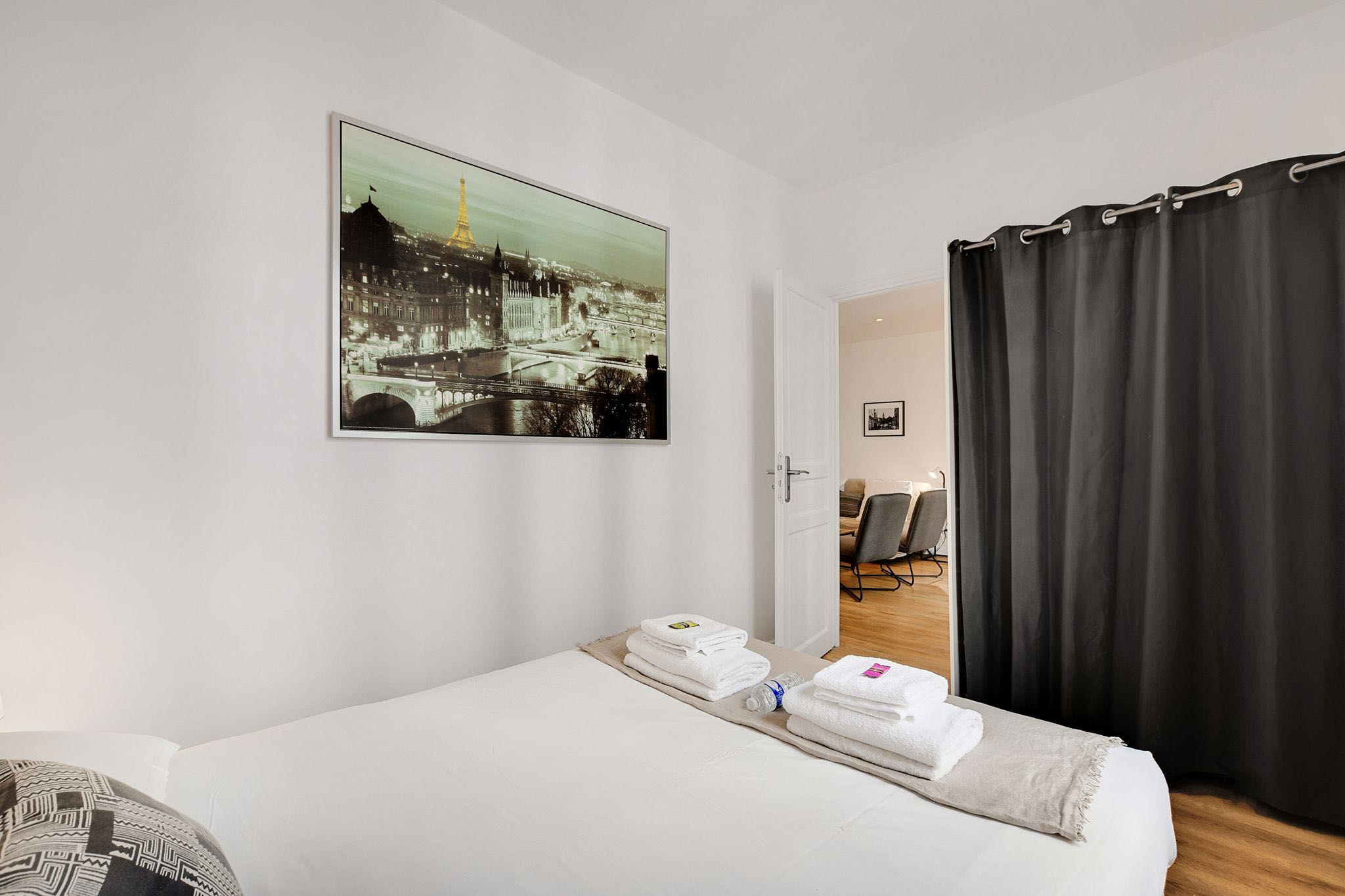 Cosy apartment- Montmartre - Tap to explore photos