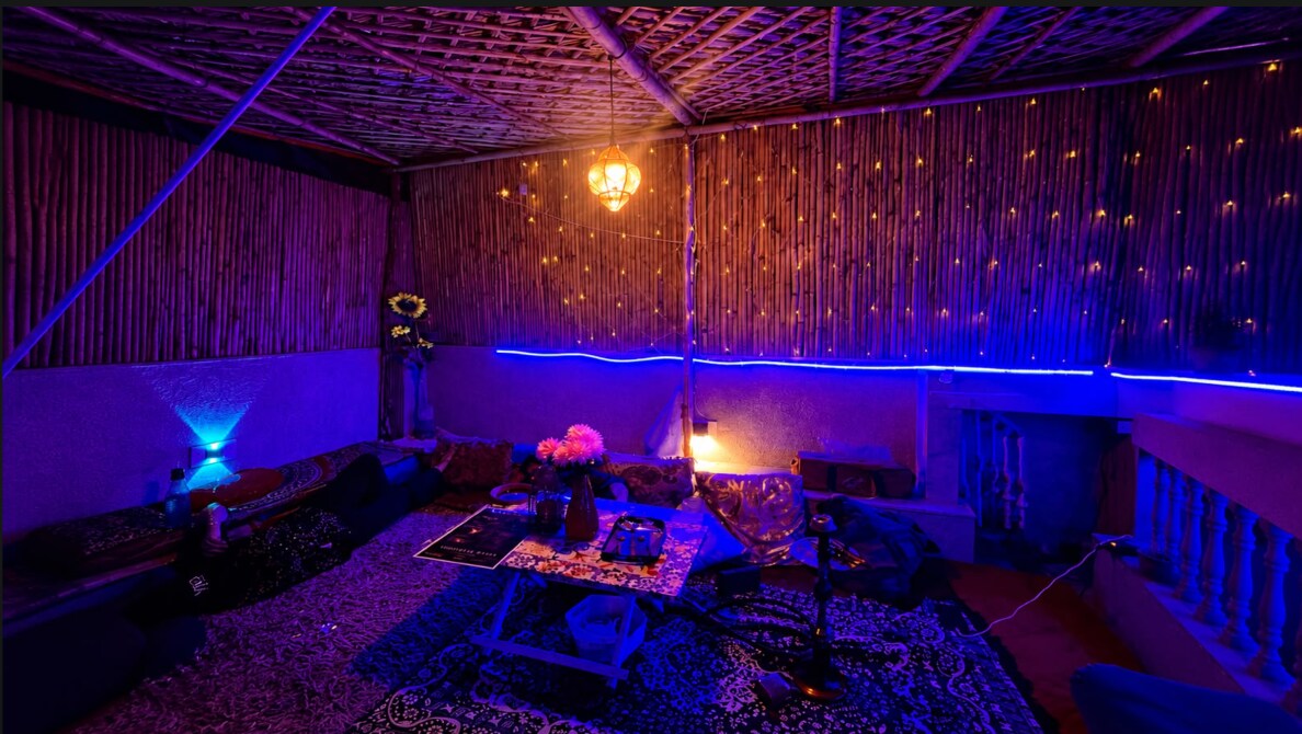 ArabianNights 1BR Pvt Rooftop Garden Playstation - Tap to explore photos