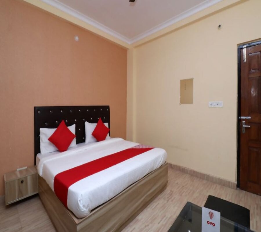 Hotel Shri - Tap to explore photos