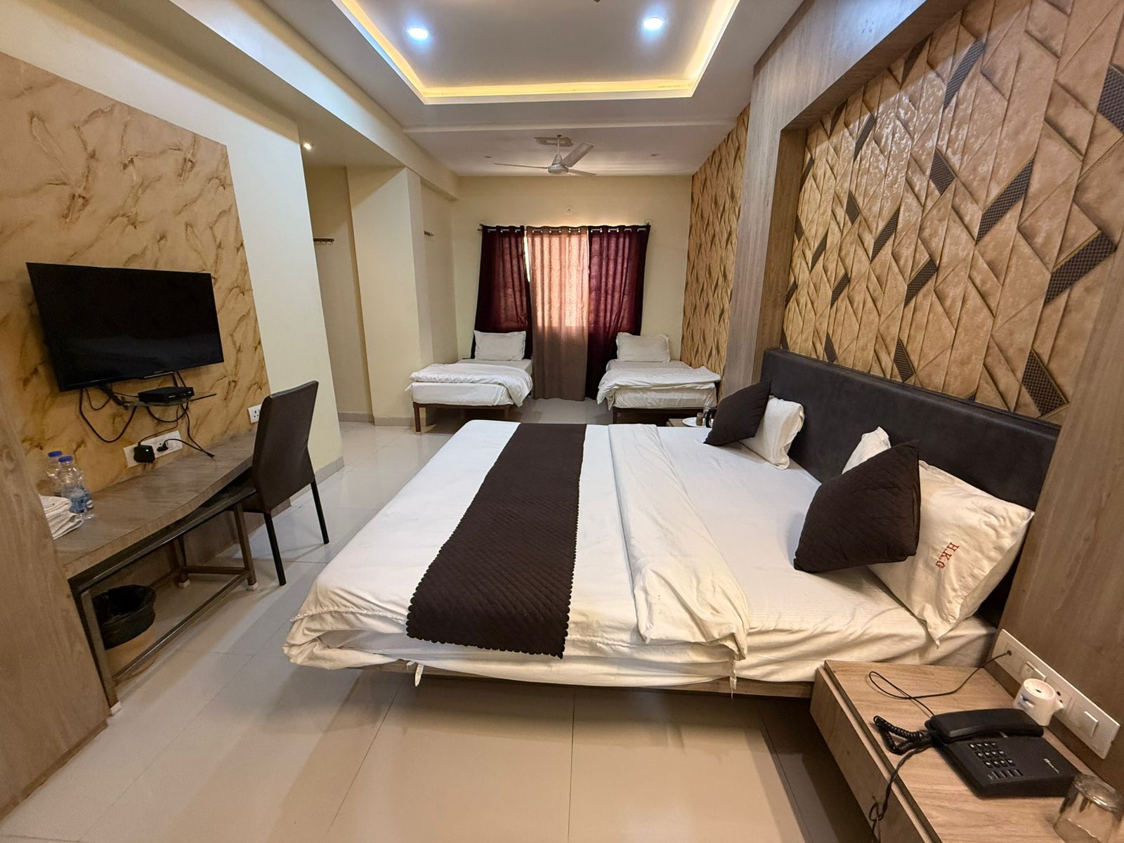 Hotel Kamad Giri - Tap to explore photos