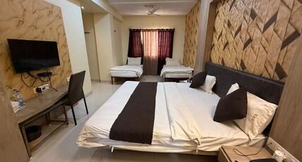 Hotel Kamad Giri Room Type - Superior FOUR Bed Room