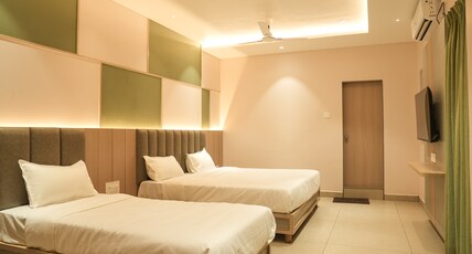 Aditi Comforts Room Type - Triple Occupancy AC Room With Lounge