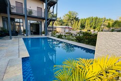 Manobee by Aish Villas